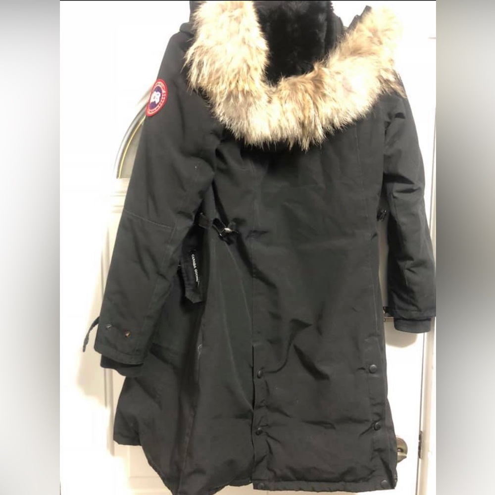 Canada goose winter jacket - Picture 2 of 3